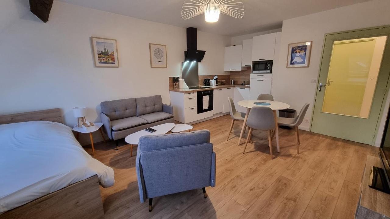Studio Babylone - Parking & Wifi Chartres Bagian luar foto